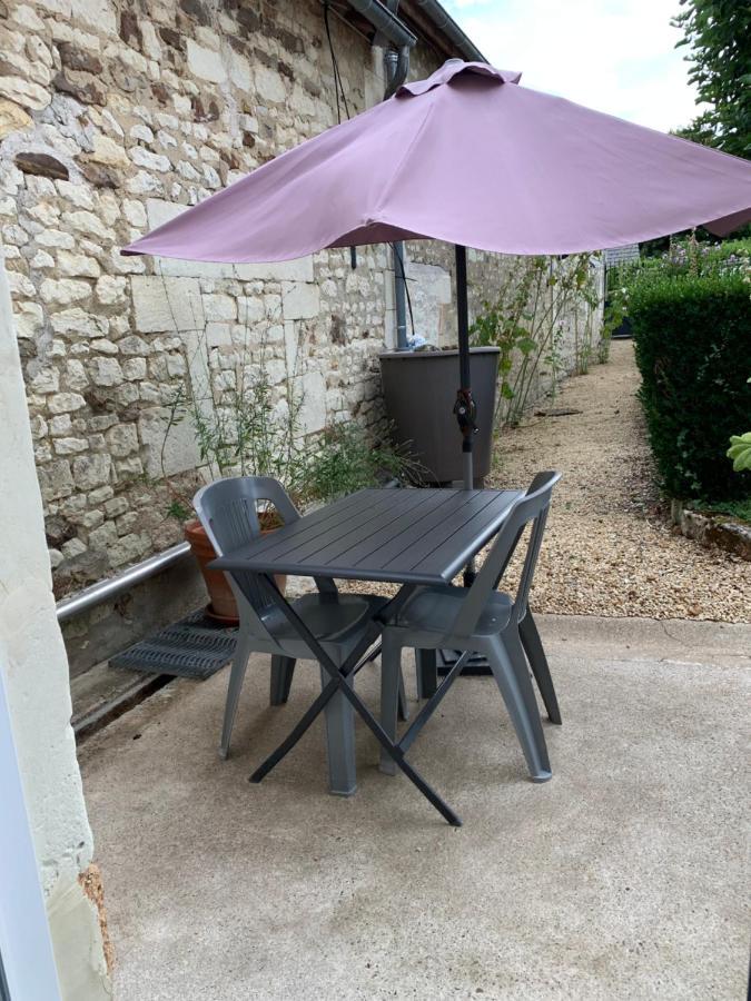 לינה וארוחת בוקר Leigne-sur-Usseau La Costonnerie מראה חיצוני תמונה